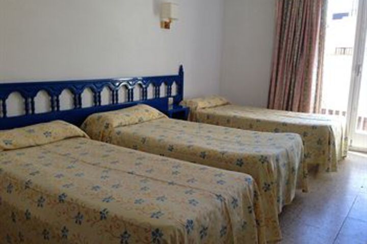 Room 11 of 23