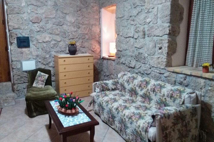 Room 5 of 61