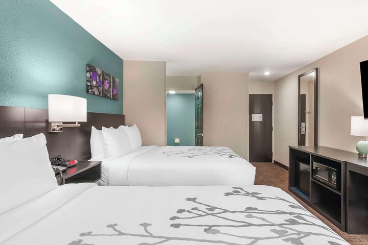 2 Double Beds (4 of 4)
