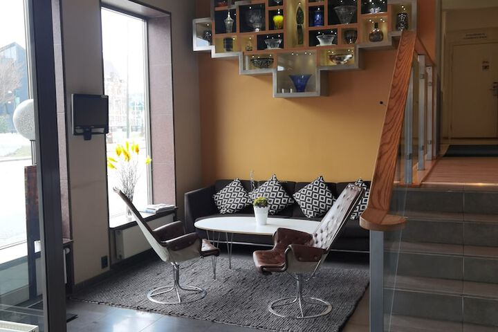 Guest Lobby