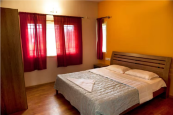 Room 10 of 12