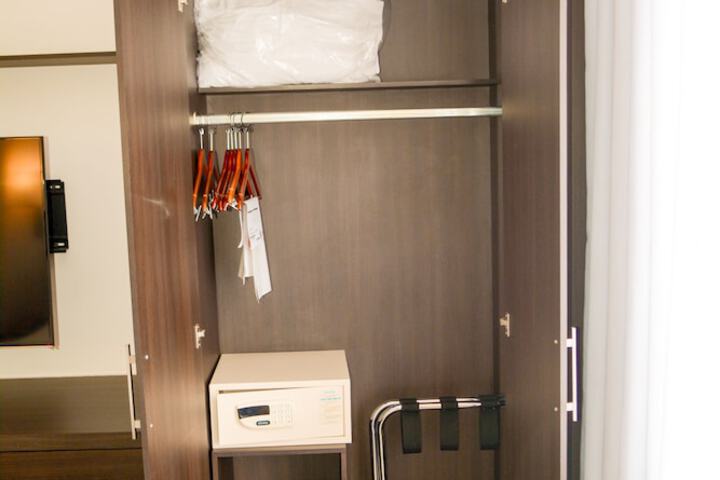 Room 5 of 23