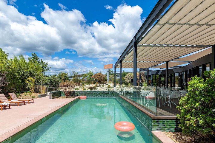 Pool 32 of 119