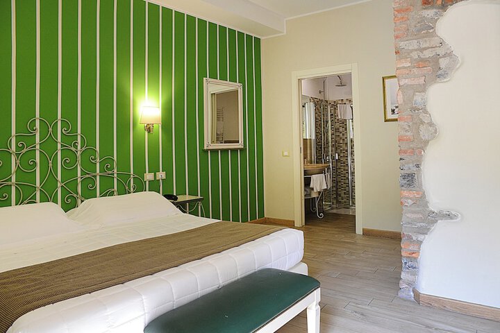 Room 18 of 57