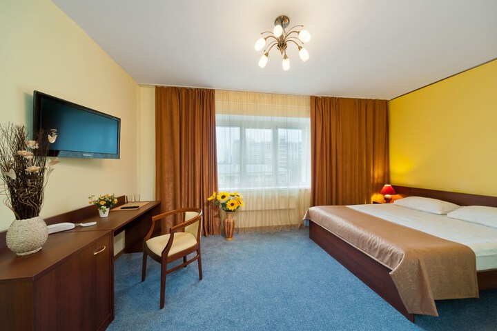 Room 4 of 36