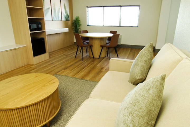 Room 40 of 201