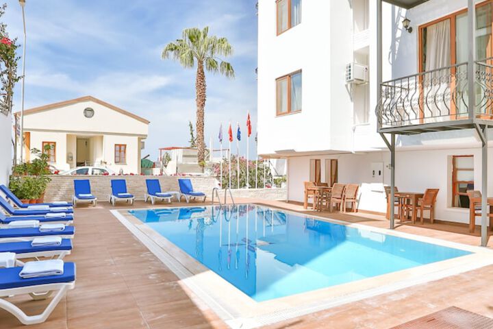 Pools & Facilities