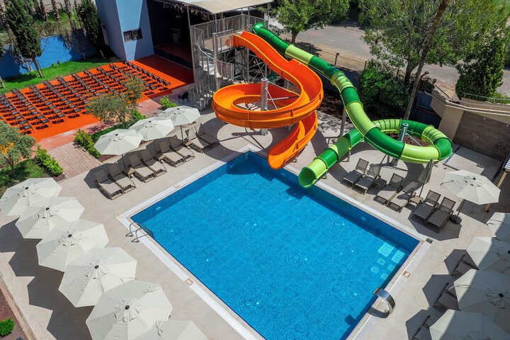 Pool 11 of 29