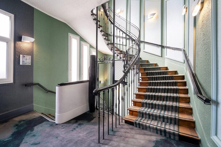 Entrance & Lobby
