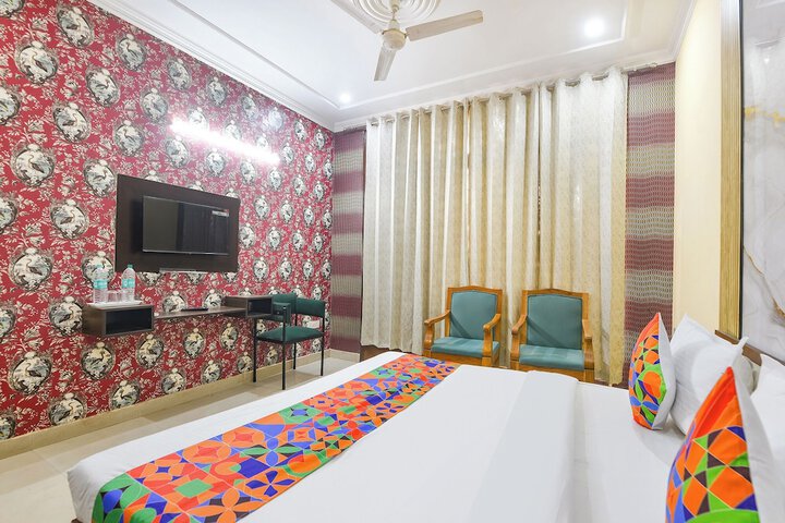 Room 16 of 29