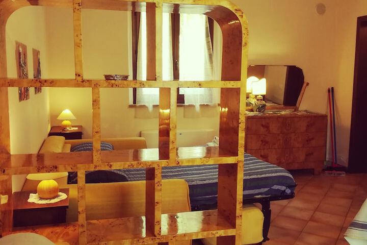 Room 76 of 100