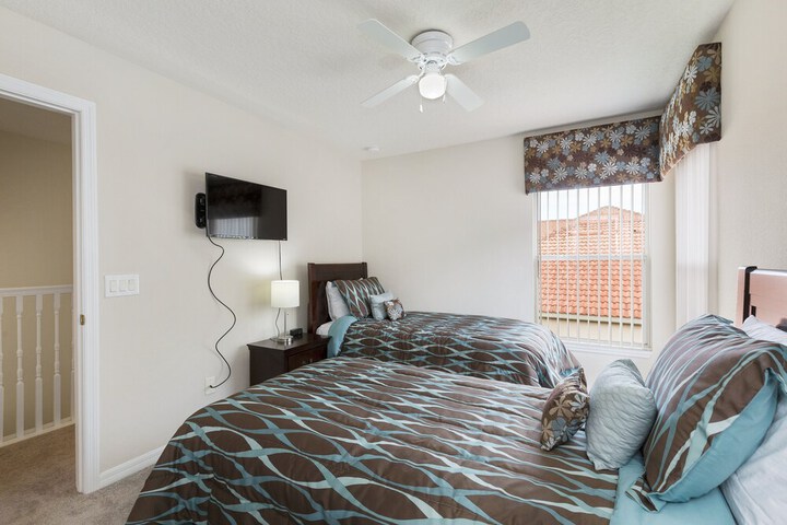 Room 6 of 29