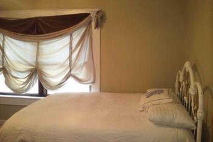 Room 6 of 15