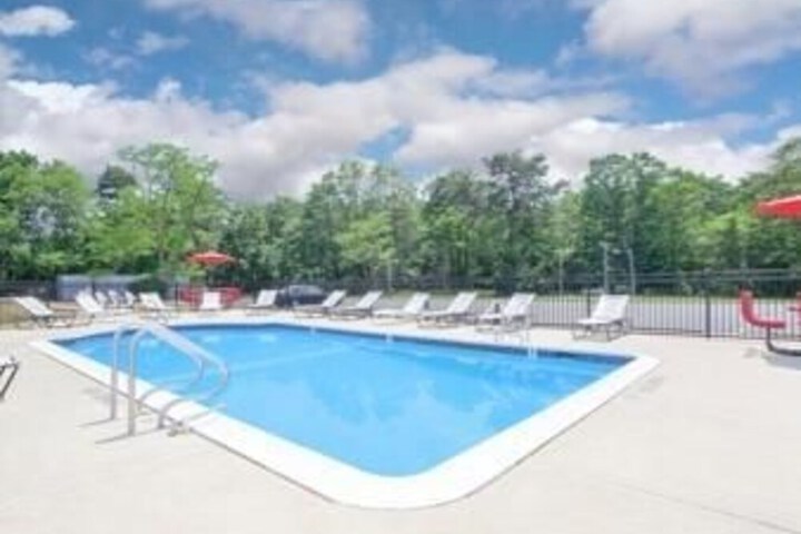 Pool 37 of 47