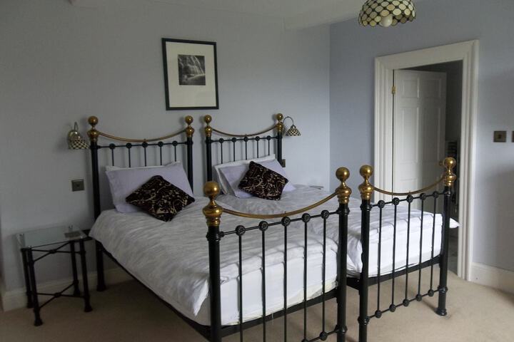 Room 15 of 49