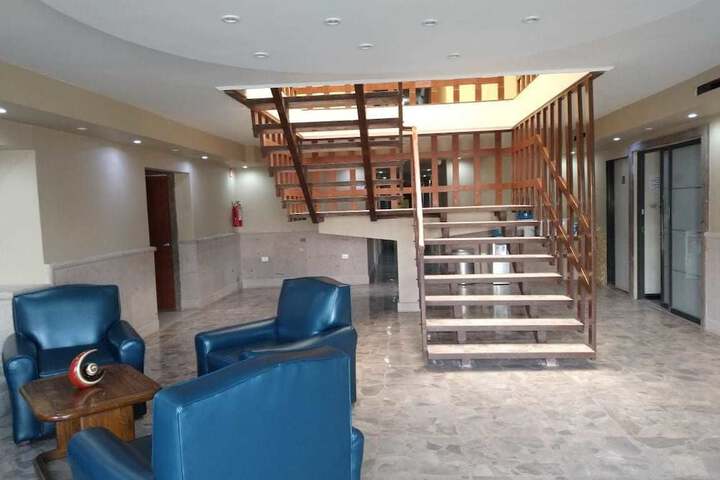 Ballroom/Hall 12 of 15