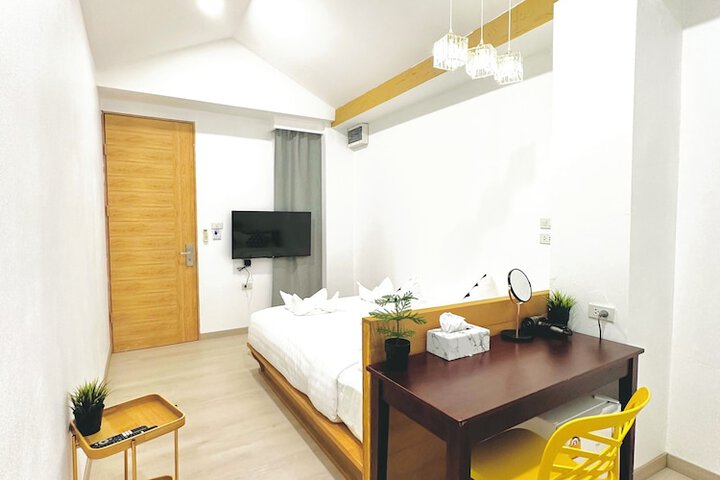 Room 4 of 64