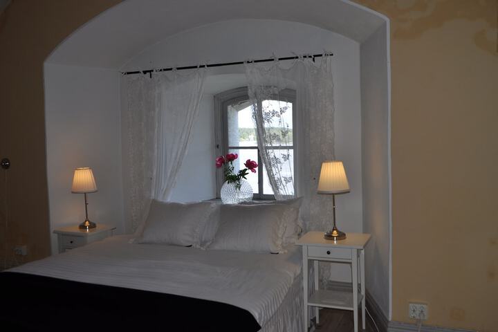 Room 3 of 31