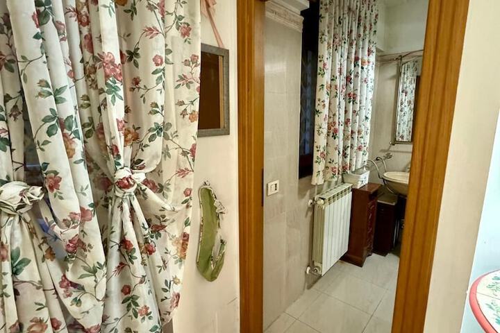 Room 5 of 29