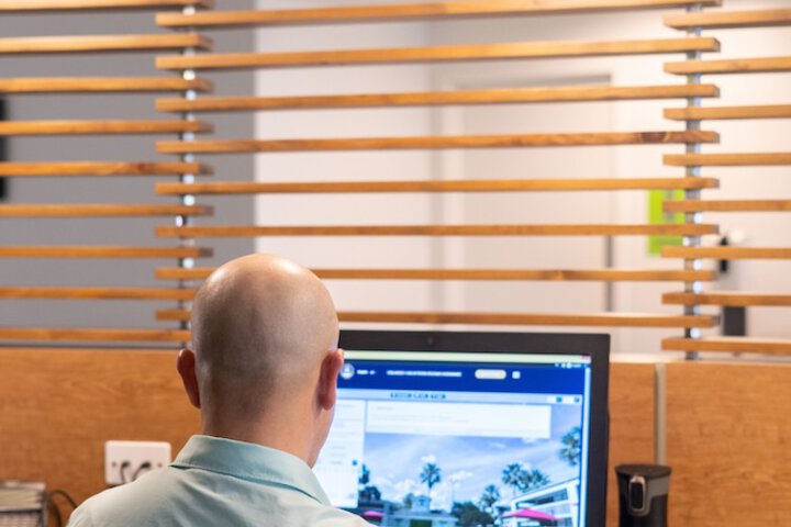 Business Center 82 of 100