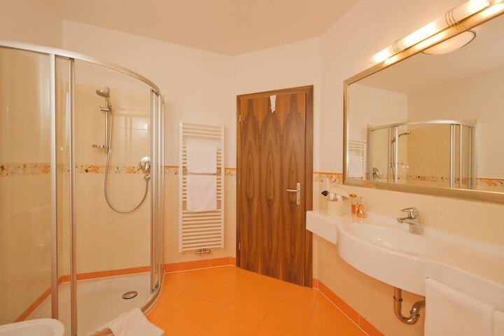 Room 26 of 61