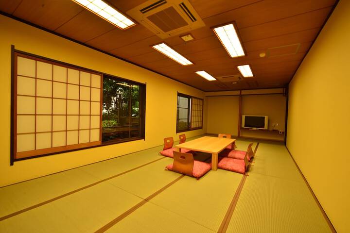Room 5 of 29