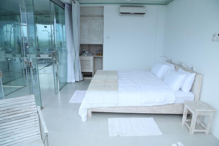 Room 10 of 50