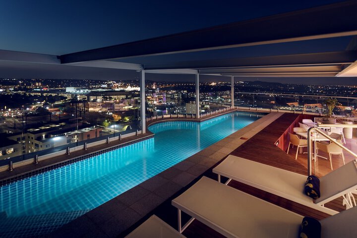 Pool 21 of 52