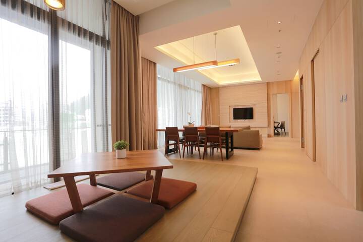 Room 30 of 76