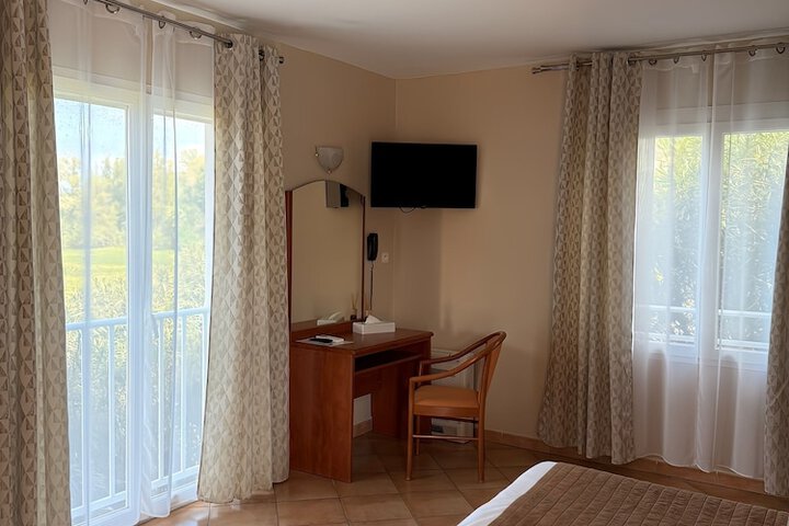 Room 18 of 60