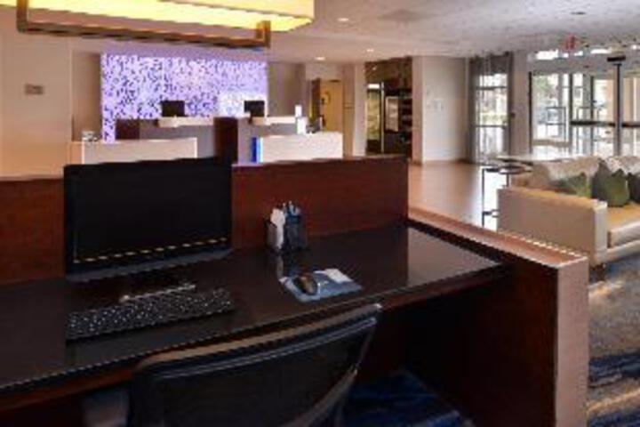 Business Center 14 of 23