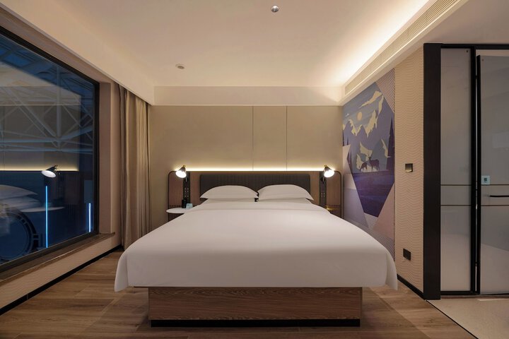 Room 19 of 127