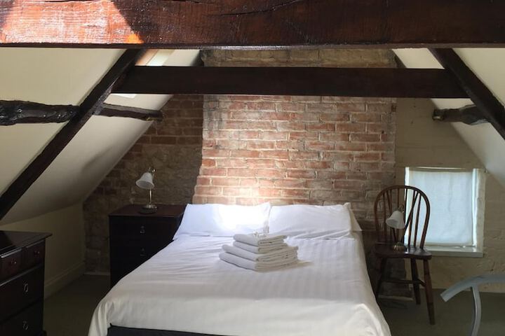 Room 10 of 38