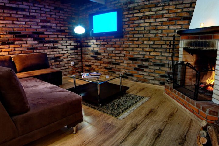 Room 19 of 53