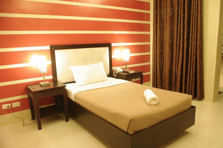 Room 7 of 36