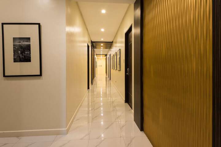 Ballroom/Hall 35 of 48