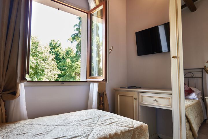 Room 6 of 54
