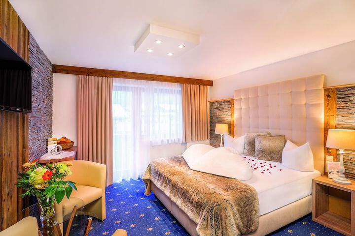 Room 3 of 80