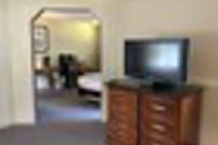 Room 128 of 390