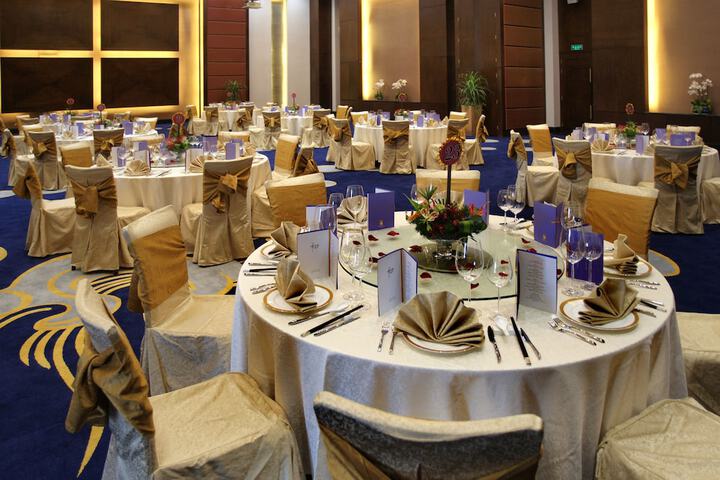 Ballroom/Hall 46 of 58