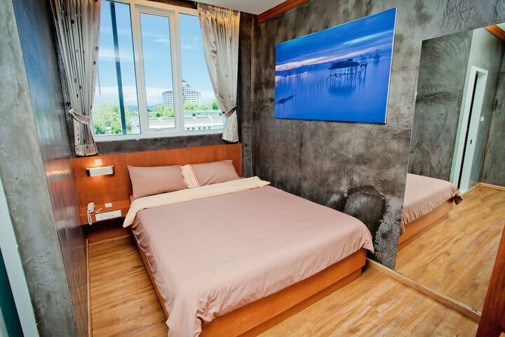 Room 9 of 40