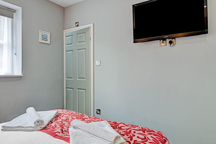 Room 20 of 37