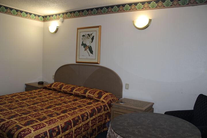 Basic Queen Bed (2 of 10)
