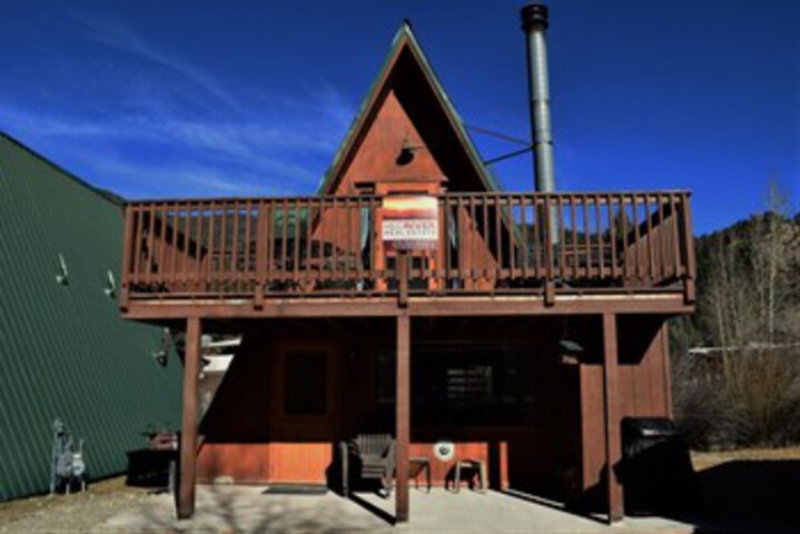Claim_jumper_aframe_1