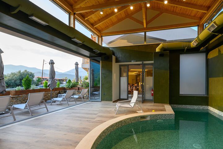 Pool 32 of 45