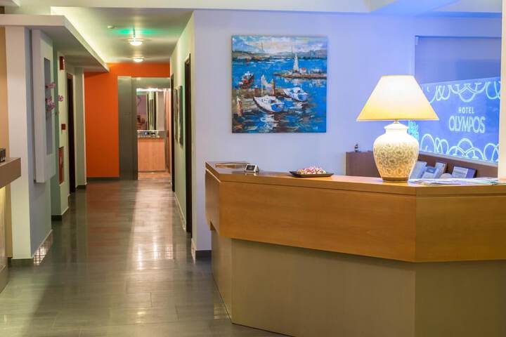 Entrance & Lobby