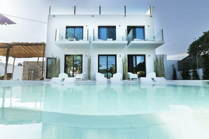 Pool 42 of 57
