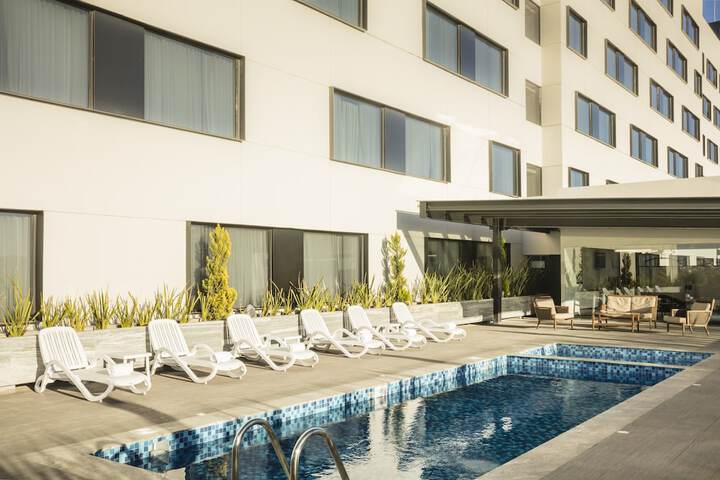 Pools & Facilities