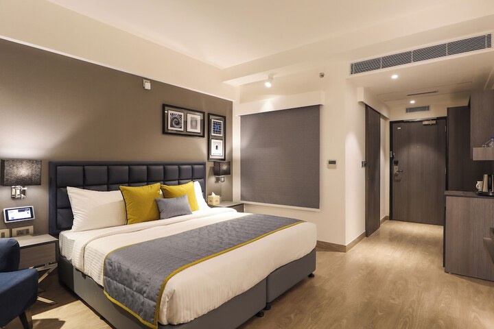 Room 30 of 65