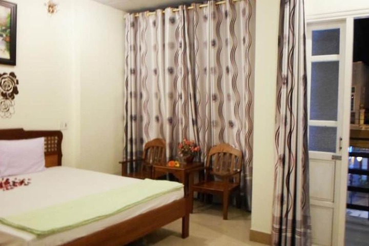 Room 16 of 37